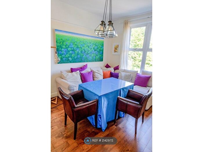 3 Bedroom Flat To Rent In Hunters Bar, Sheffield, S11