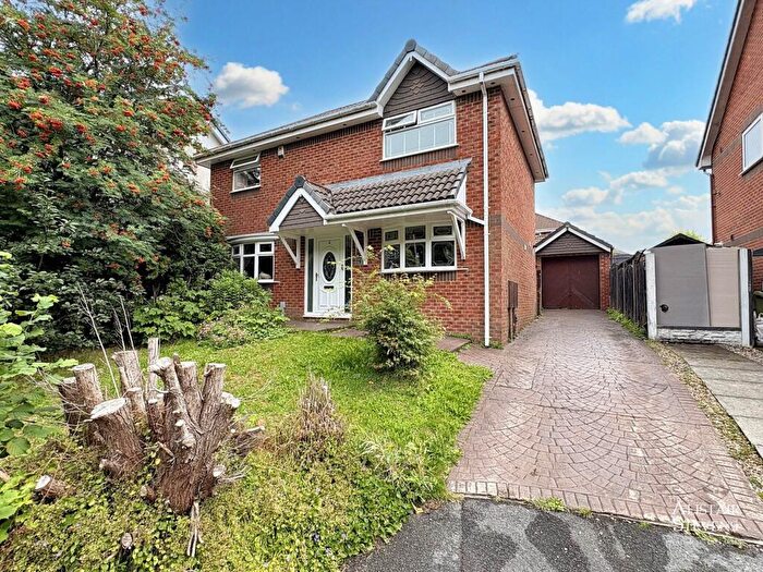 3 Bedroom Detached House For Sale In Brotherdale Close, Royton, OL2