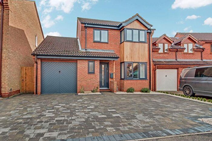 3 Bedroom Detached House To Rent In Swallow Court, Birdlands, St. Neots, PE19