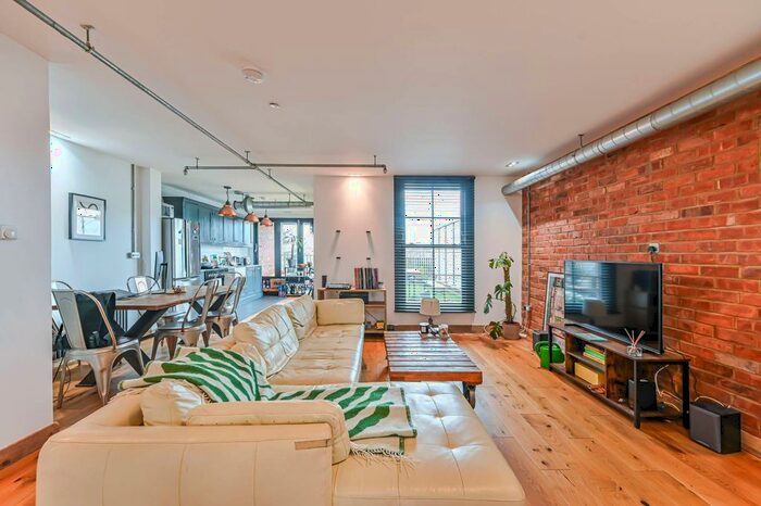 2 Bedroom Flat To Rent In Brixton Road, Brixton, London, SW9