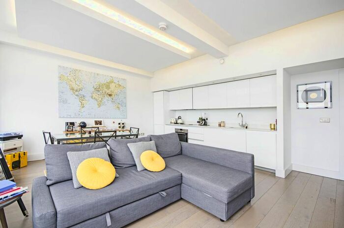 2 Bedroom Flat To Rent In Chatham Place, Hackney, London, E9