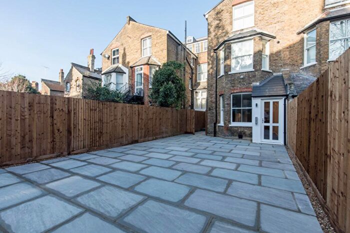 Flat To Rent In Inglewood Road, NW6