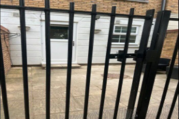 Studio To Rent In Frobisher Way, Greenhithe, DA9