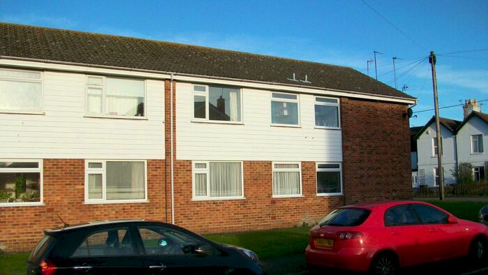 1 Bedroom Flat To Rent In Maple Close, Rough Common, CT2