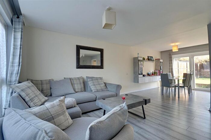 4 Bedroom Terraced House For Sale In Purbrook Gardens, Waterlooville, PO7