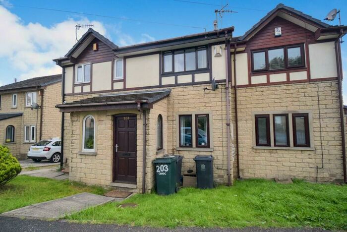 2 Bedroom House To Rent In The Oval, Bingley, BD16
