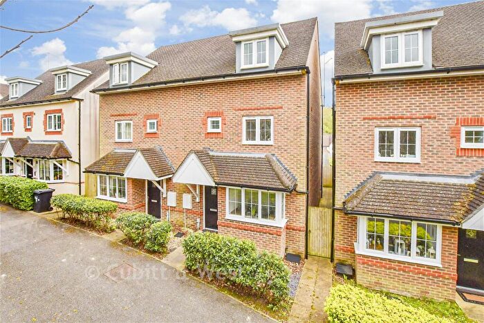 4 Bedroom Semi Detached House For Sale In Ashurst Way, East Grinstead, West Sussex, RH19