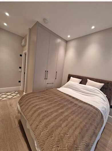 Studio To Rent In Wykeham Road, London, NW4