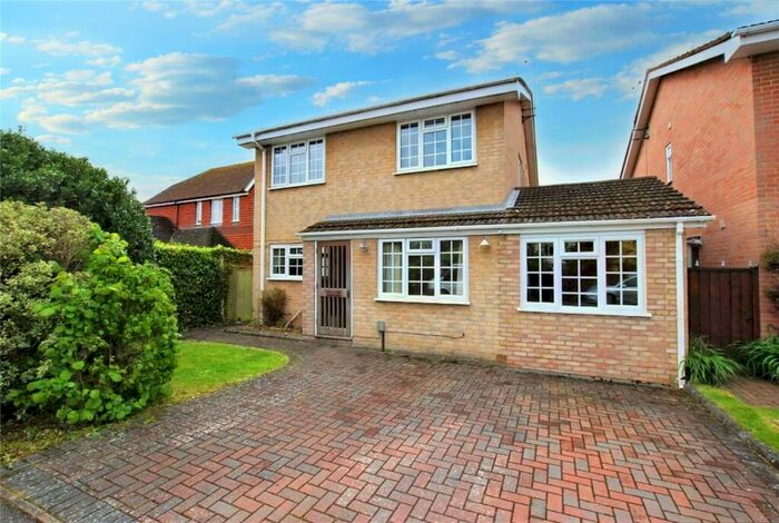 6 Bedroom Detached House To Rent In Bridgehill Close, Guildford, Surrey, GU2