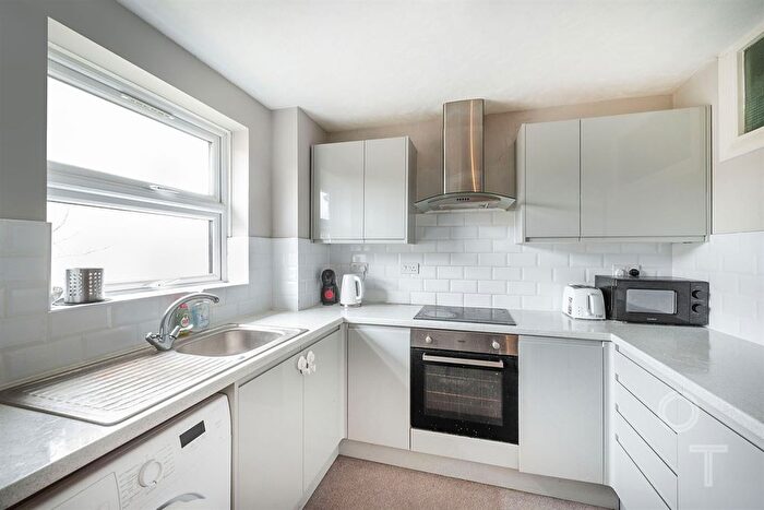 2 Bedroom Flat To Rent In Weavers Way, NW1