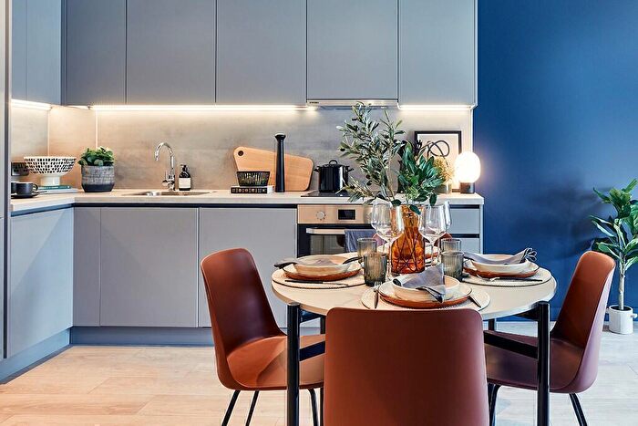 1 Bedroom Flat To Rent In Clyde Place, Glasgow, G5