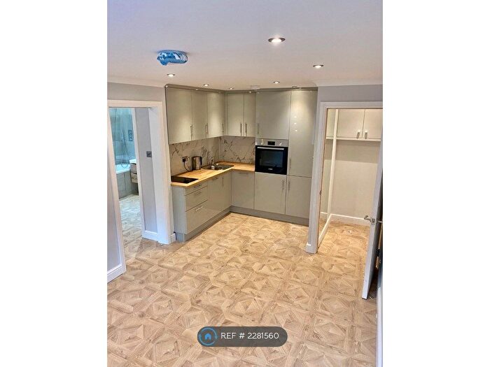 1 Bedroom Flat To Rent In Florence Court, London, SW19