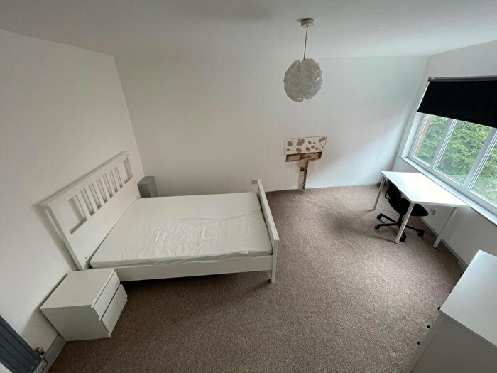 6 Bedroom End Of Terrace House To Rent In Manor Drive, Leeds, West Yorkshire, LS6