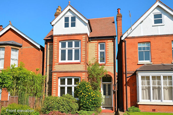 4 Bedroom Detached House To Rent In Smoke Lane, Reigate, RH2