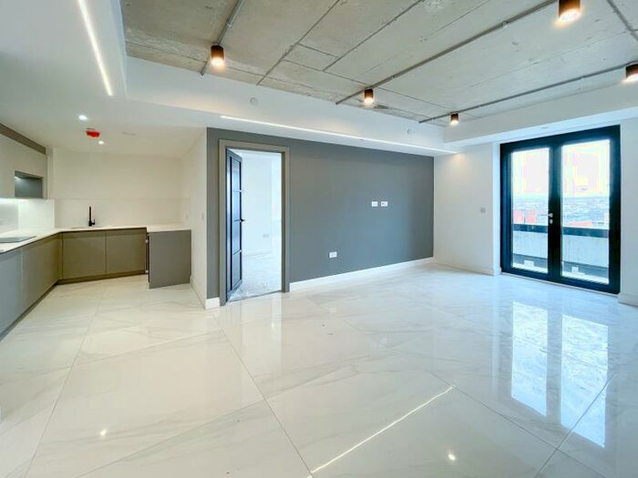 2 Bedroom Apartment To Rent In Apt . :: One Silk Street, M4