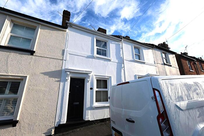 2 Bedroom Terraced House To Rent In Victoria Road, Sevenoaks, Kent, TN13