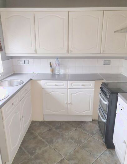 2 Bedroom Flat To Rent In Pedley Road, Chadwell Heath, Essex, Xe, Uk, RM8