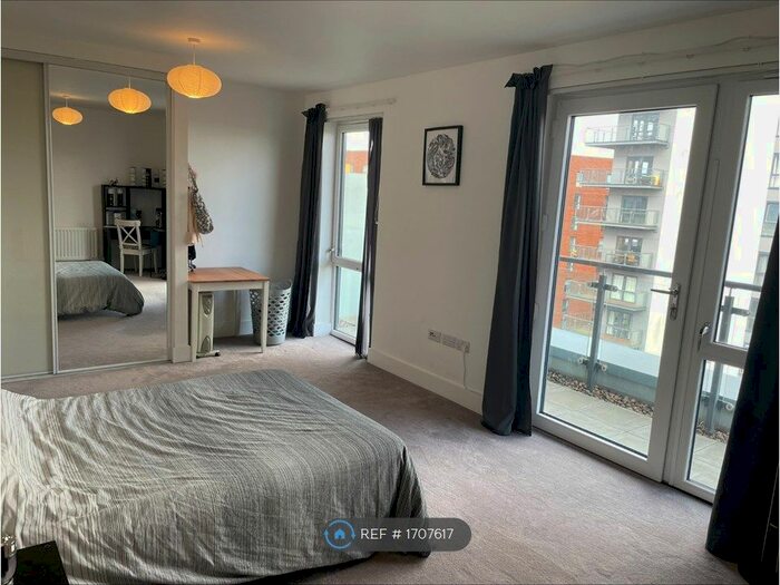 2 Bedroom Flat To Rent In Centenary Plaza, Southampton, SO19