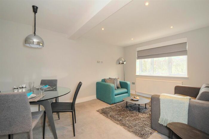 1 Bedroom Flat To Rent In Eardley Road, Wandsworth Borough, SW16