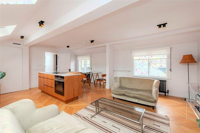 2 Bedroom Flat To Rent In Weymouth Mews, Marylebone, London, W1G