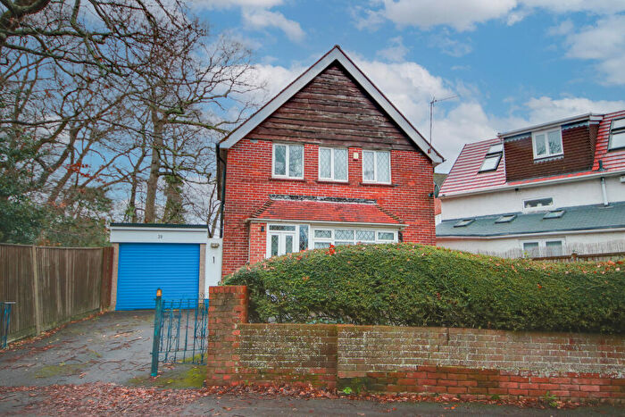 3 Bedroom Detached House For Sale In Bitterne! No Forward Chain! Two Receptions! Garage!, SO19