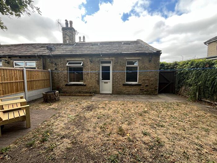 2 Bedroom Terraced House For Sale In School Street, Bradford, BD4