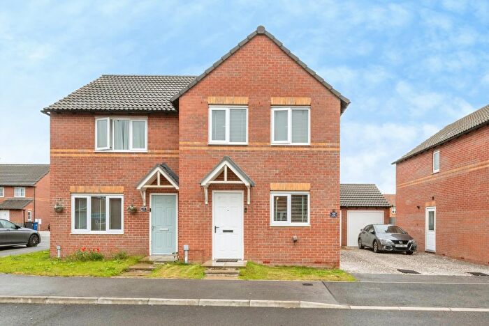3 Bedroom Semi Detached House For Sale In High Hazel Grove, Doncaster, South Yorkshire, DN7