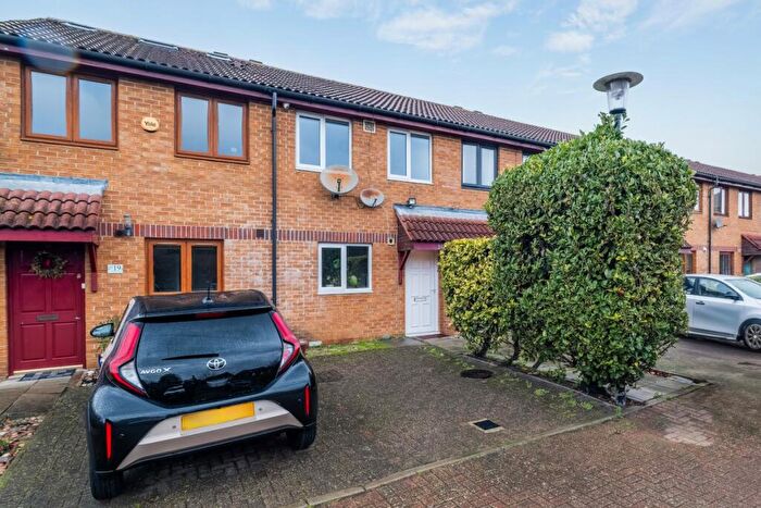 2 Bedroom Terraced House To Rent In Thomas Cribb Mews London, E6