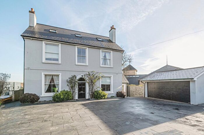 5 Bedroom Detached House For Sale In London Road, Waterlooville, PO7