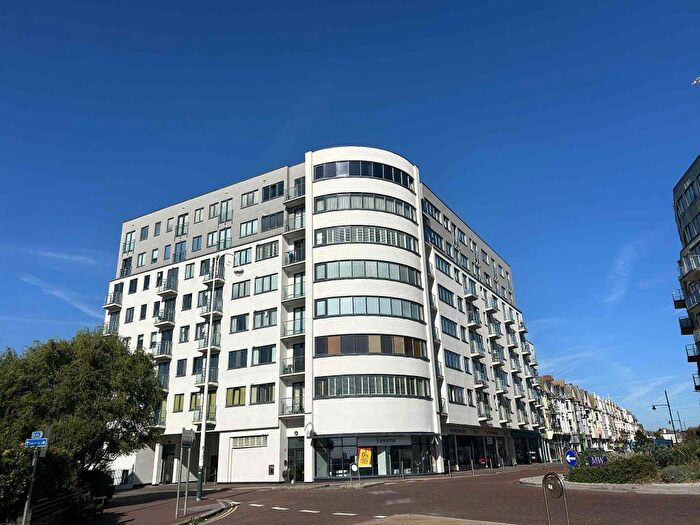 3 Bedroom Flat To Rent In Egerton Road, Bexhill On Sea, TN39