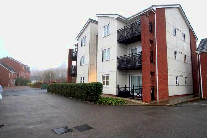 1 Bedroom Apartment To Rent In The Oaks, Leeds, LS10