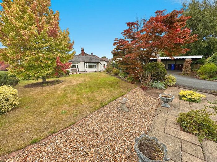 3 Bedroom Detached Bungalow For Sale In Tower Road, Burton-on-Trent, DE15