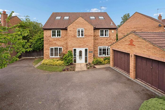 6 Bedroom Detached House For Sale In Irvine Drive, Towcester, NN12