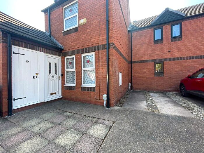 2 Bedroom Semi-Detached House To Rent In The Mews, Coltman Street, Hull, HU3