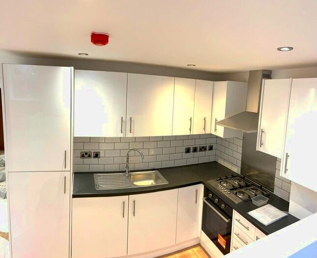 2 Bedroom Flat To Rent In Southwood Road, London SE9