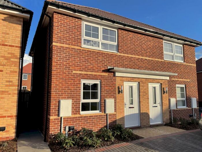 2 Bedroom House To Rent In Farleigh Drive, Harworth, Doncaster, DN11