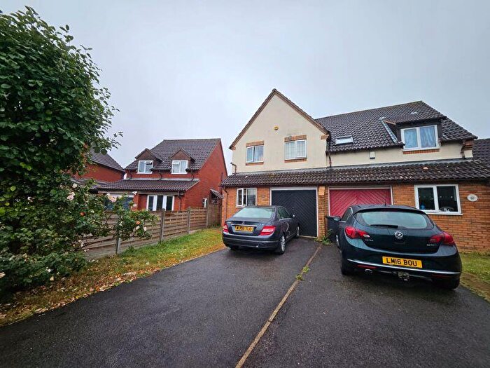 3 Bedroom Semi-Detached House To Rent In Oaktree Crescent, Bristol, BS32