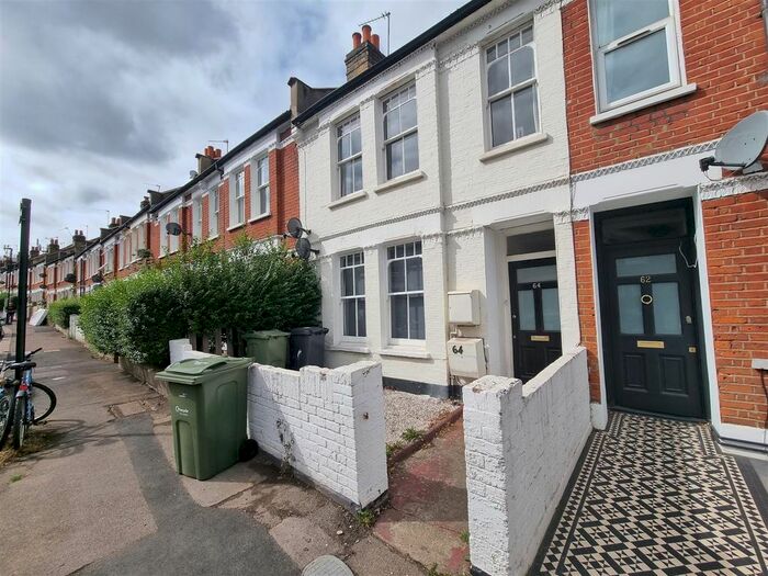 3 Bedroom Flat To Rent In Kingswood Road, London, SW2
