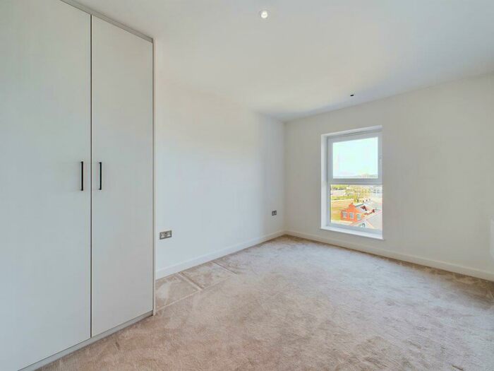 2 Bedroom Flat To Rent In Beaufort Square, Colindale, – Bedrooms Flat, NW9