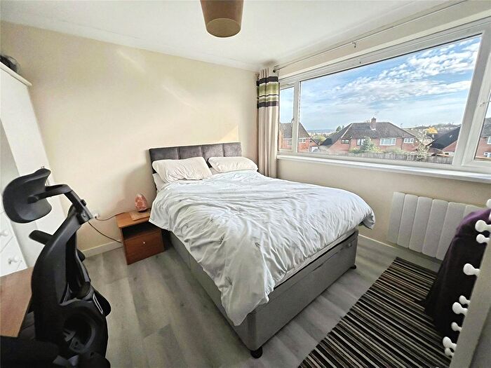 1 Bedroom Flat To Rent In Sutton Court, Wolverhampton, West Midlands, WV4