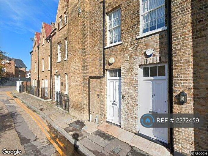 1 Bedroom Flat To Rent In The Terrace, Kent, ME1