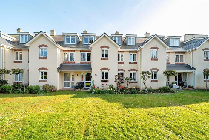 1 Bedroom Retirement Property For Sale In Catherine Lodge, Worthing, West Sussex, BN13