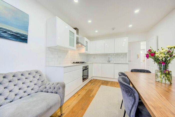 2 Bedroom Flat For Sale In Greyhound Road, Hammersmith, London, W6