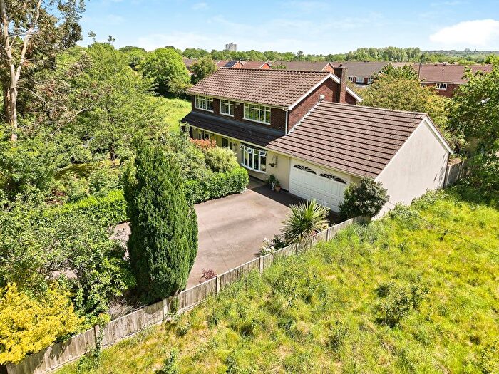 4 Bedroom Detached House For Sale In Clayhanger Lane, Walsall, West Midlands, WS8
