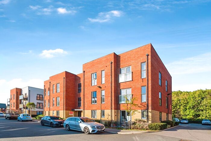 2 Bedroom Flat For Sale In Furrow Crescent, Curbridge, Witney, OX29