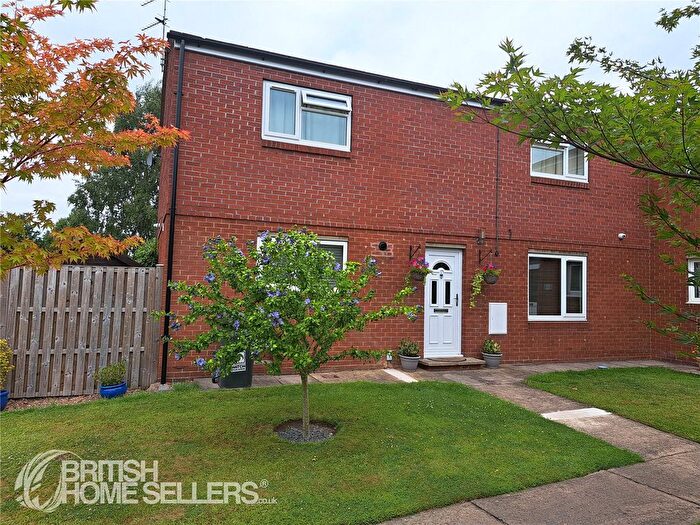 4 Bedroom Semi-Detached House For Sale In De Mowbray Court, Askham Richard, York, North Yorkshire, YO23
