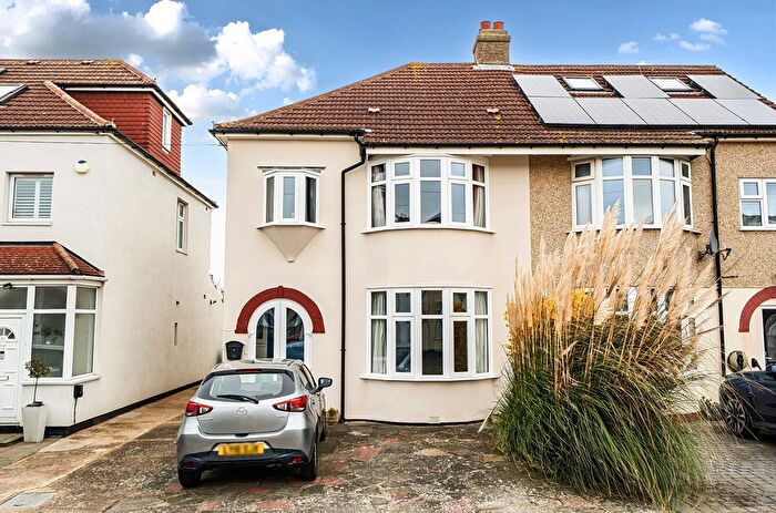 3 Bedroom Semi Detached House For Sale In Orchard Close, Bexleyheath, Kent, DA7