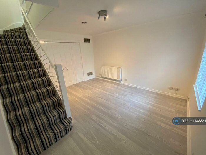2 Bedroom Terraced House To Rent In Staples Close, Clevedon, BS21
