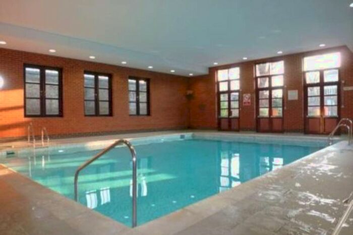 2 Bedroom Flat To Rent In Brompton Park Crsecent, Fulham, SW6