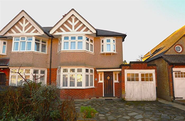 3 Bedroom Semi Detached House For Sale In Jubilee Avenue, Whitton, TW2